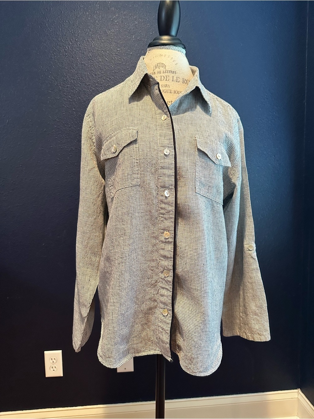Chico's 100% Linen Black and White Checked Button-Up Top